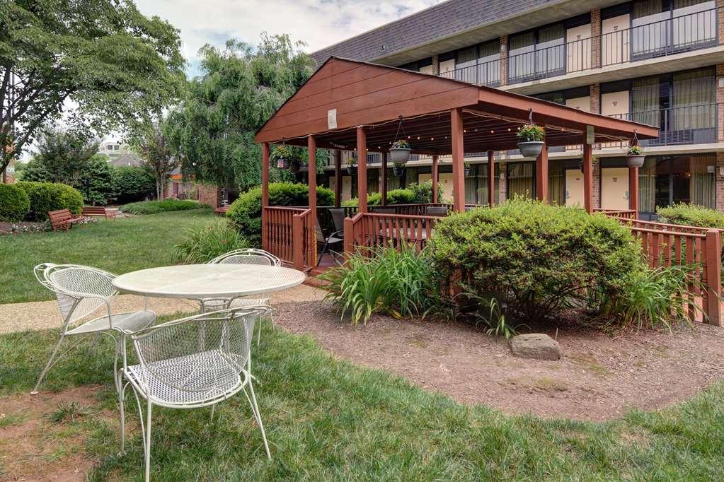 Suburban Studios Tysons Corner فيينا المرافق الصورة
