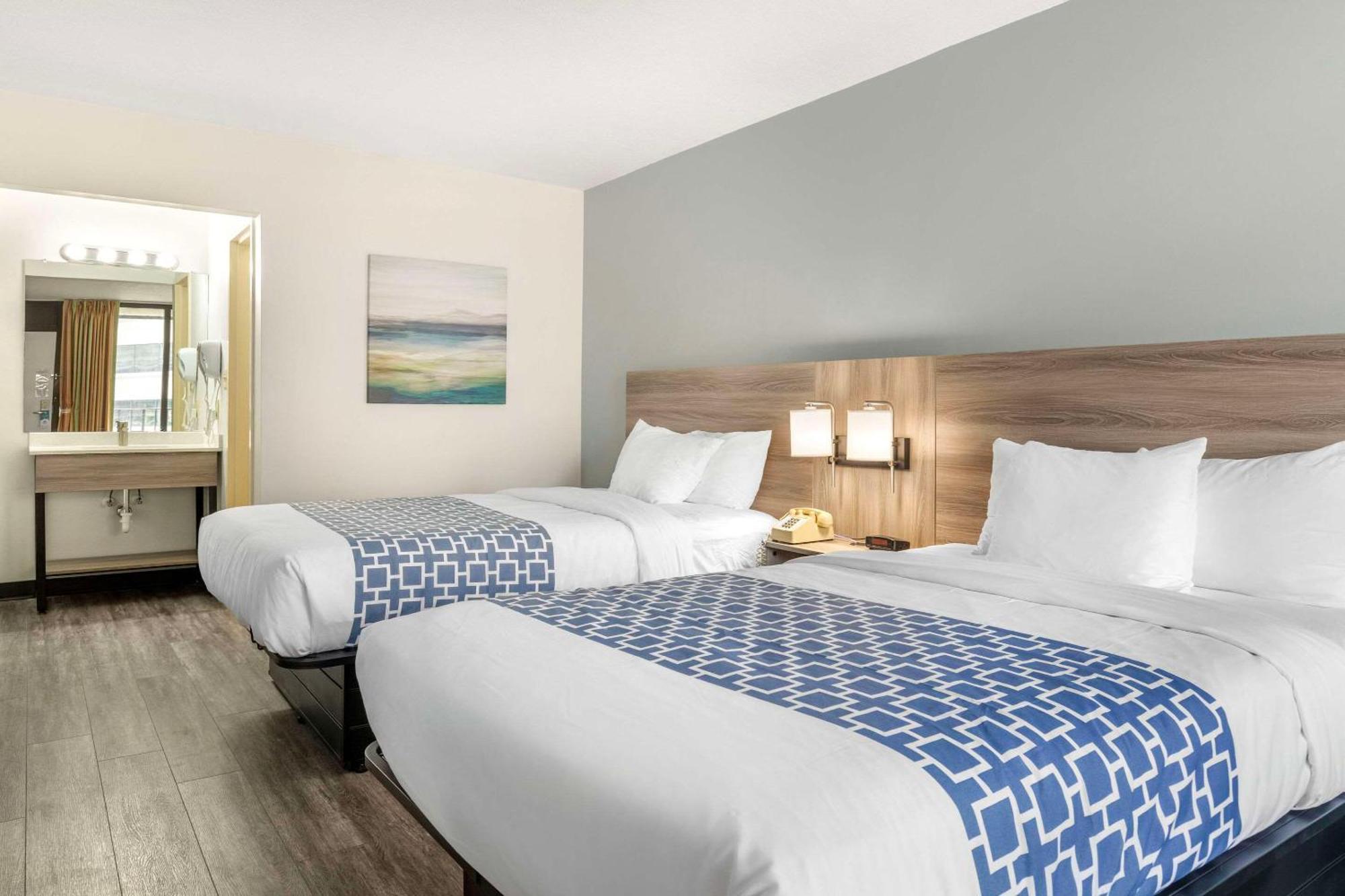 Suburban Studios Tysons Corner فيينا المظهر الخارجي الصورة