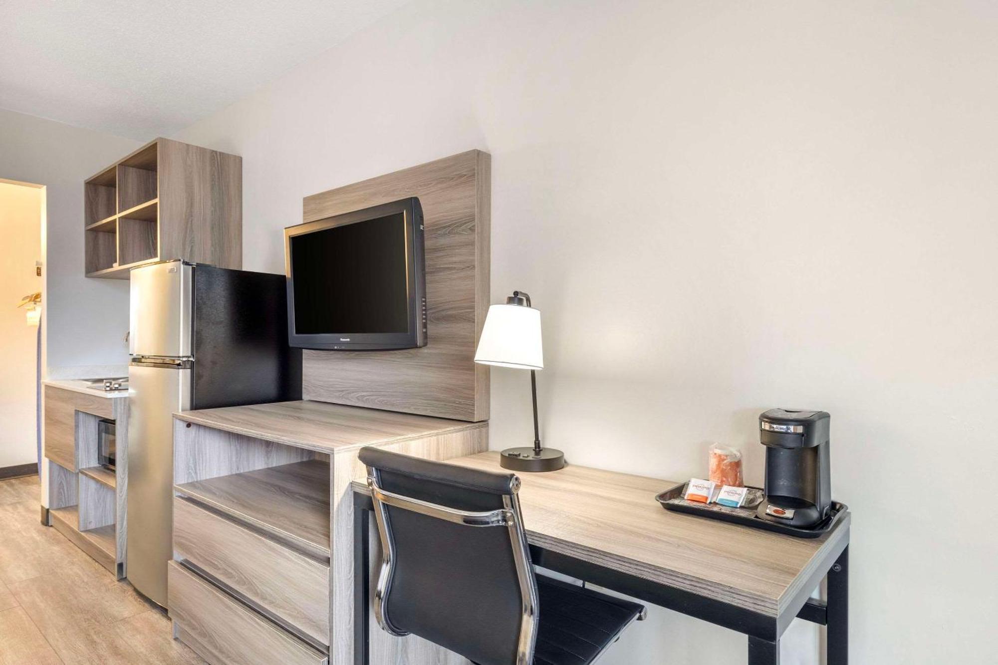 Suburban Studios Tysons Corner فيينا المظهر الخارجي الصورة