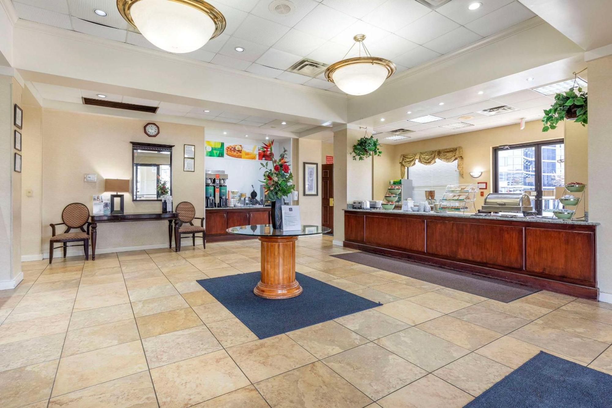 Suburban Studios Tysons Corner فيينا المظهر الخارجي الصورة